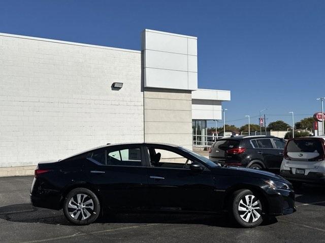 new 2025 Nissan Altima car, priced at $26,301