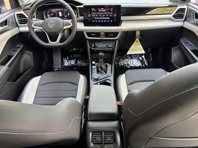 new 2025 Volkswagen Tiguan car, priced at $32,995