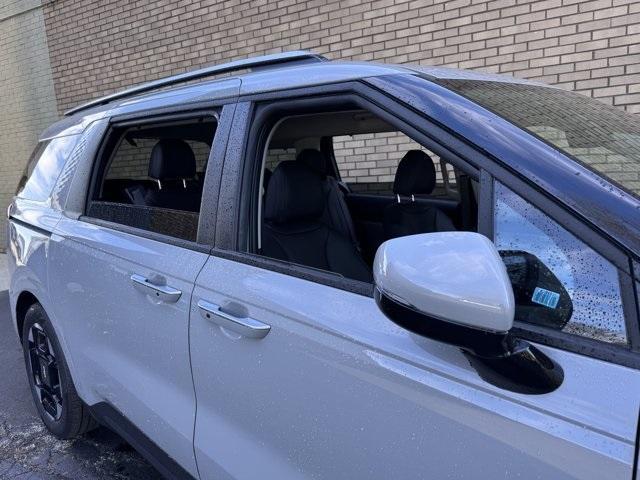new 2025 Kia Carnival car, priced at $40,000