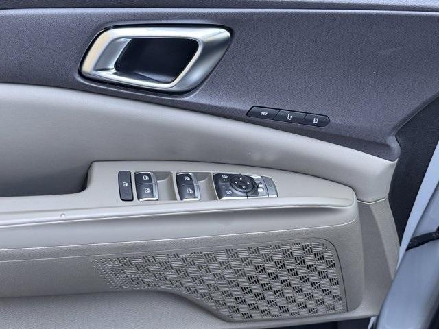 new 2025 Kia Carnival car, priced at $40,000