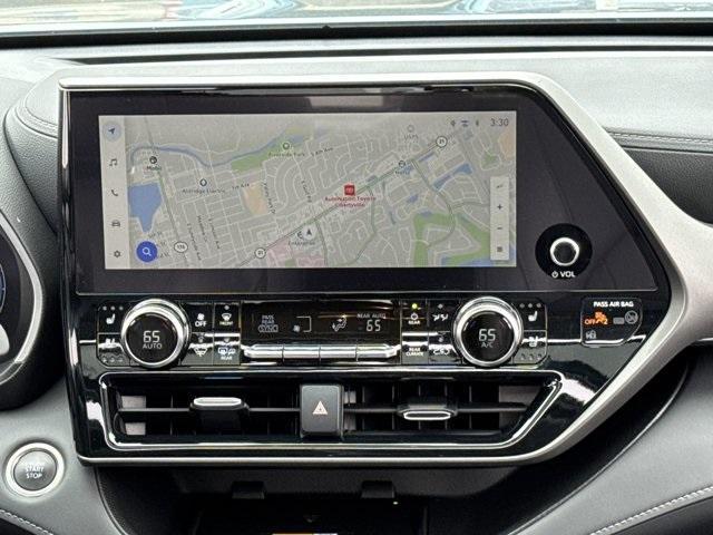 used 2024 Toyota Highlander car, priced at $39,991