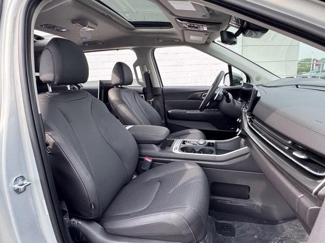 new 2025 Kia Carnival Hybrid car, priced at $53,345