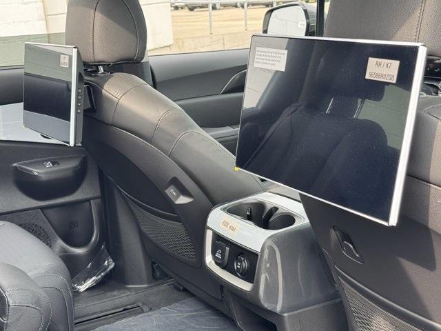 new 2025 Kia Carnival Hybrid car, priced at $53,345