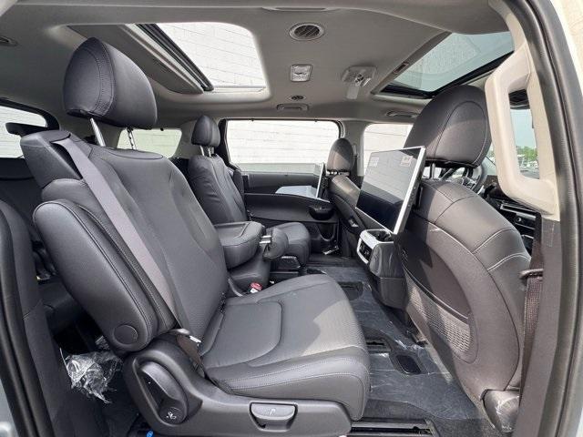 new 2025 Kia Carnival Hybrid car, priced at $53,345