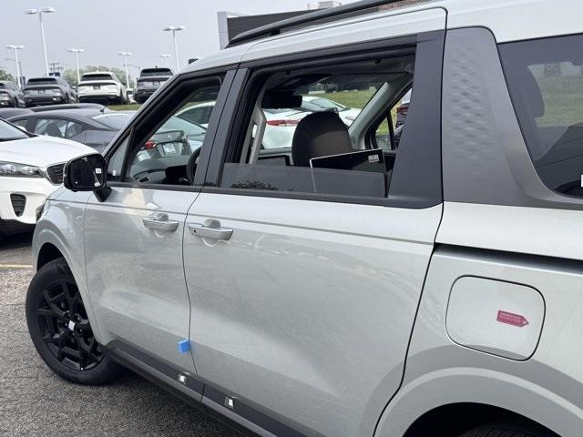 new 2025 Kia Carnival Hybrid car, priced at $53,345