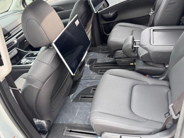 new 2025 Kia Carnival Hybrid car, priced at $53,345
