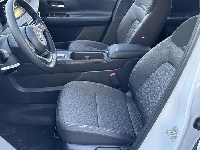 new 2025 Nissan Kicks car, priced at $24,984