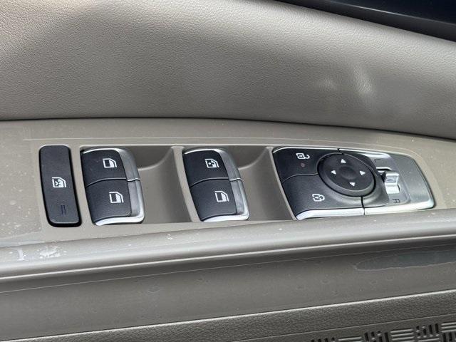 new 2025 Kia Carnival car, priced at $37,305