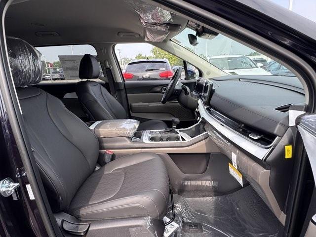 new 2025 Kia Carnival car, priced at $37,305