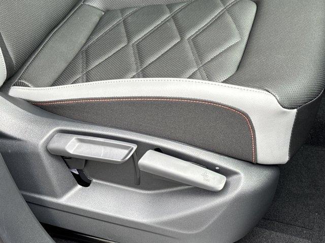 new 2025 Volkswagen Atlas car, priced at $44,574