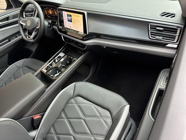 new 2025 Volkswagen Atlas car, priced at $42,990