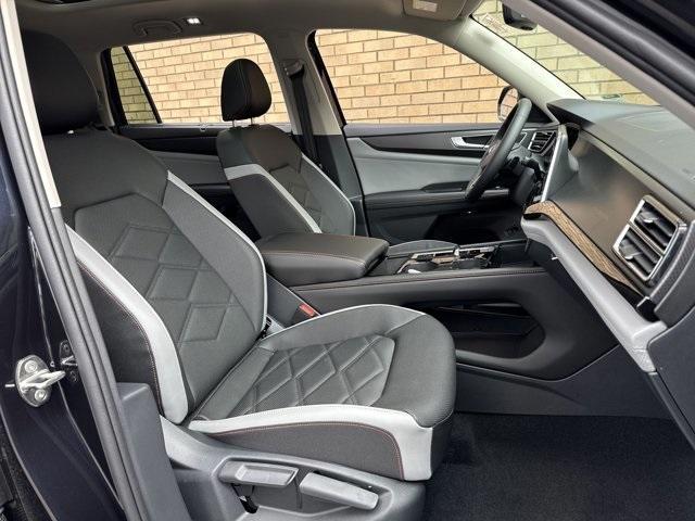 new 2025 Volkswagen Atlas car, priced at $42,990