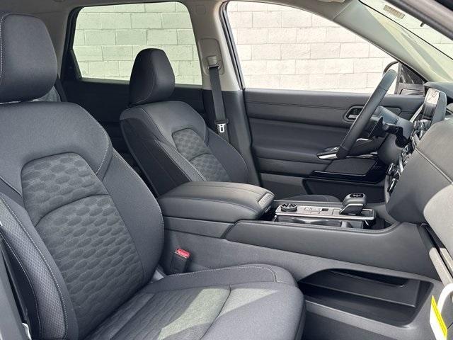 new 2025 Nissan Pathfinder car, priced at $39,089