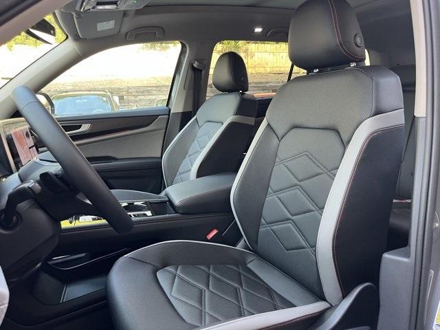 new 2025 Volkswagen Atlas car, priced at $40,476