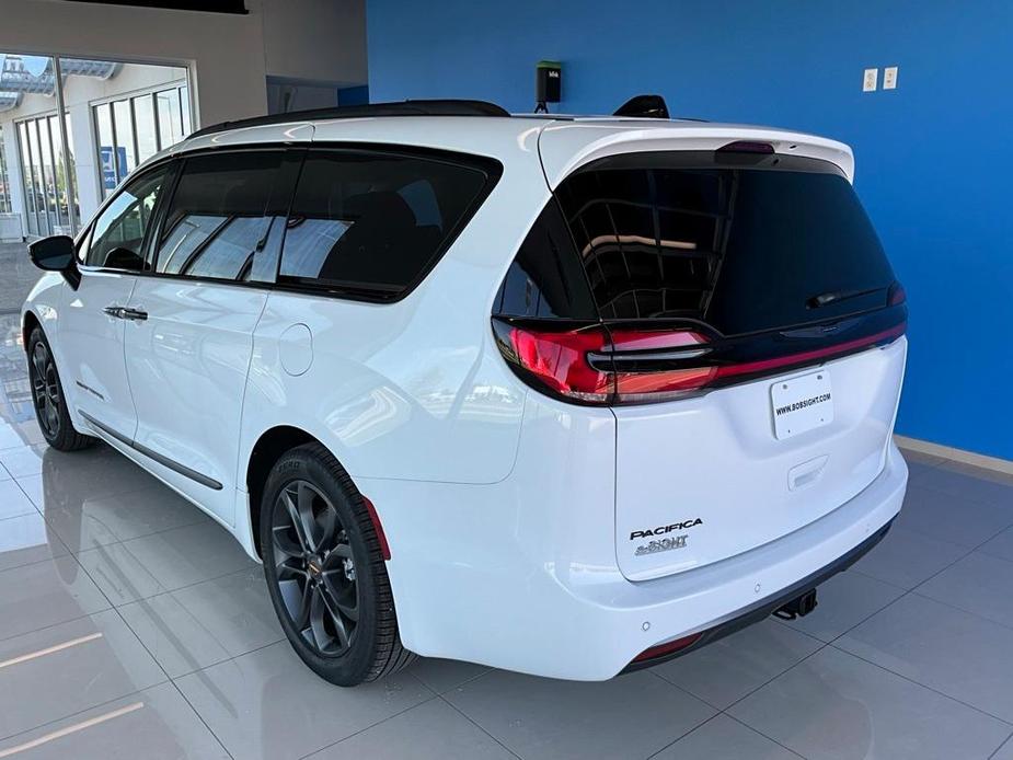 new 2024 Chrysler Pacifica car, priced at $42,500