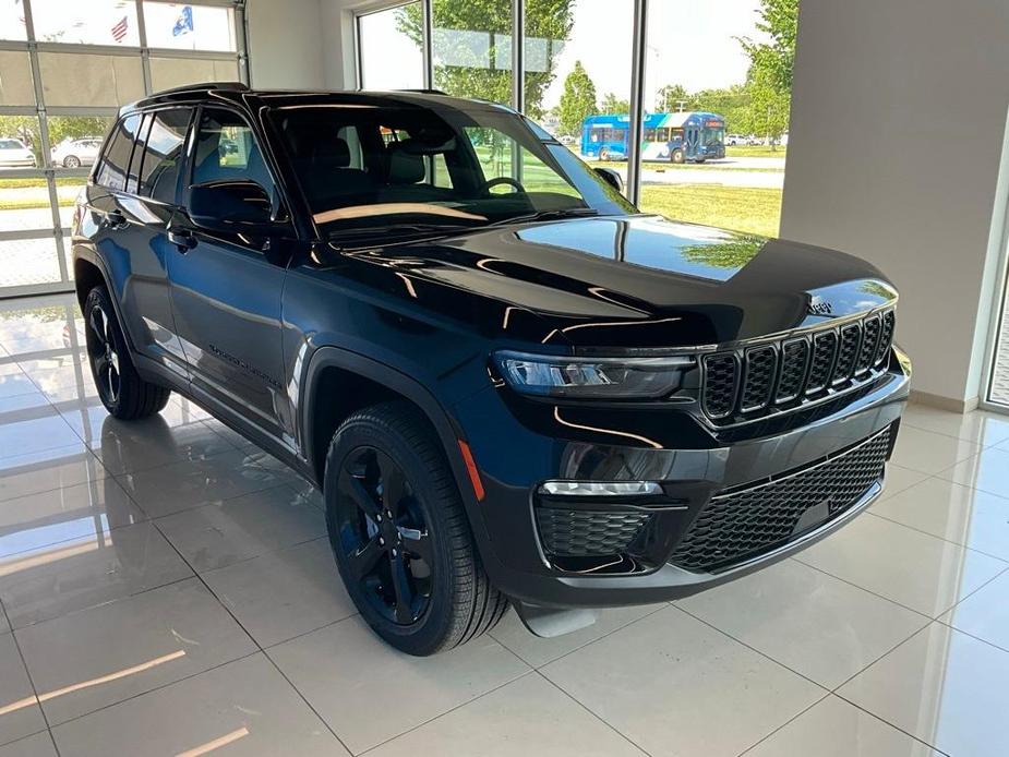 new 2024 Jeep Grand Cherokee car, priced at $50,000