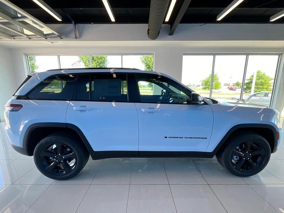 new 2024 Jeep Grand Cherokee car, priced at $52,935