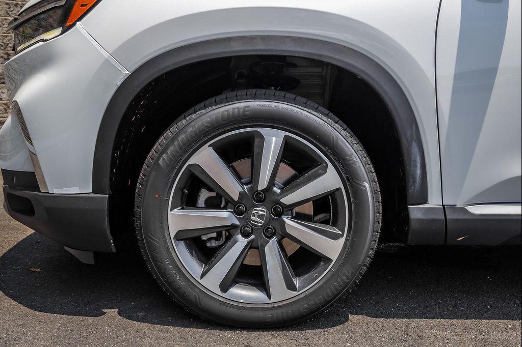 new 2025 Honda Pilot car, priced at $49,735