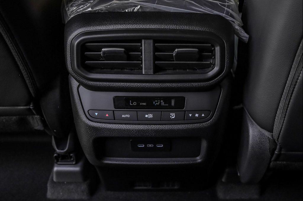 new 2025 Honda Pilot car, priced at $49,735