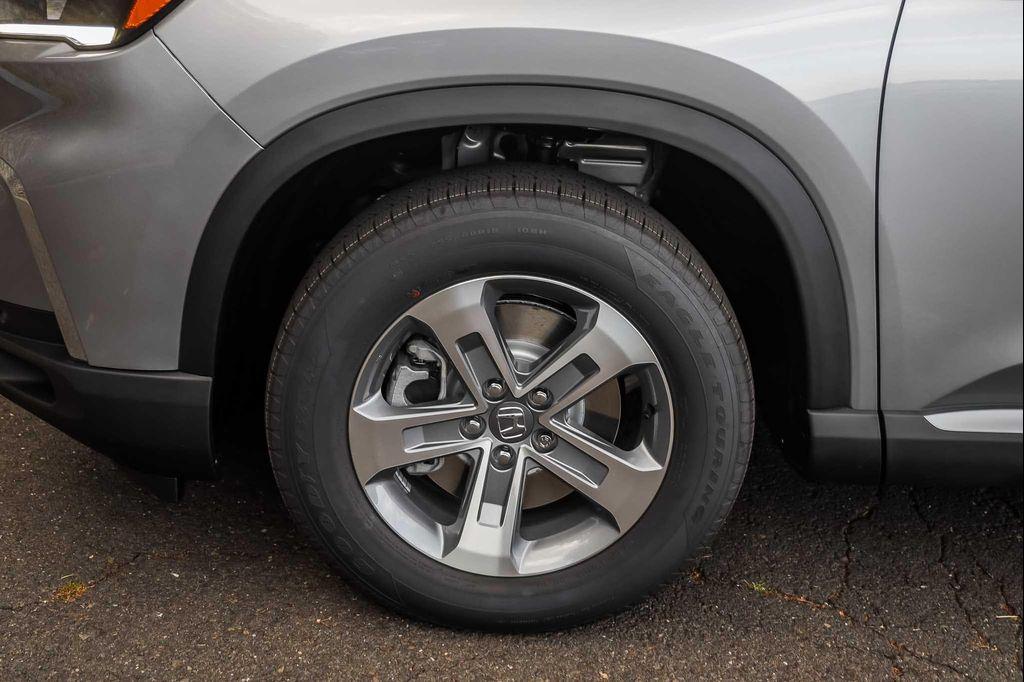 new 2025 Honda Pilot car, priced at $44,845
