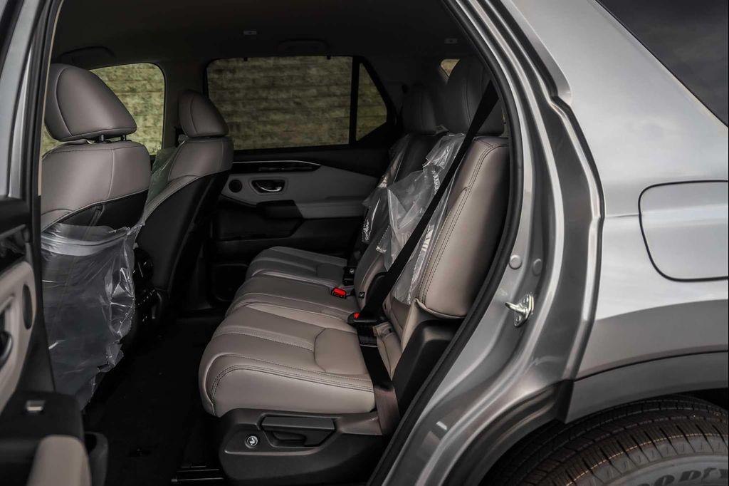 new 2025 Honda Pilot car, priced at $44,845