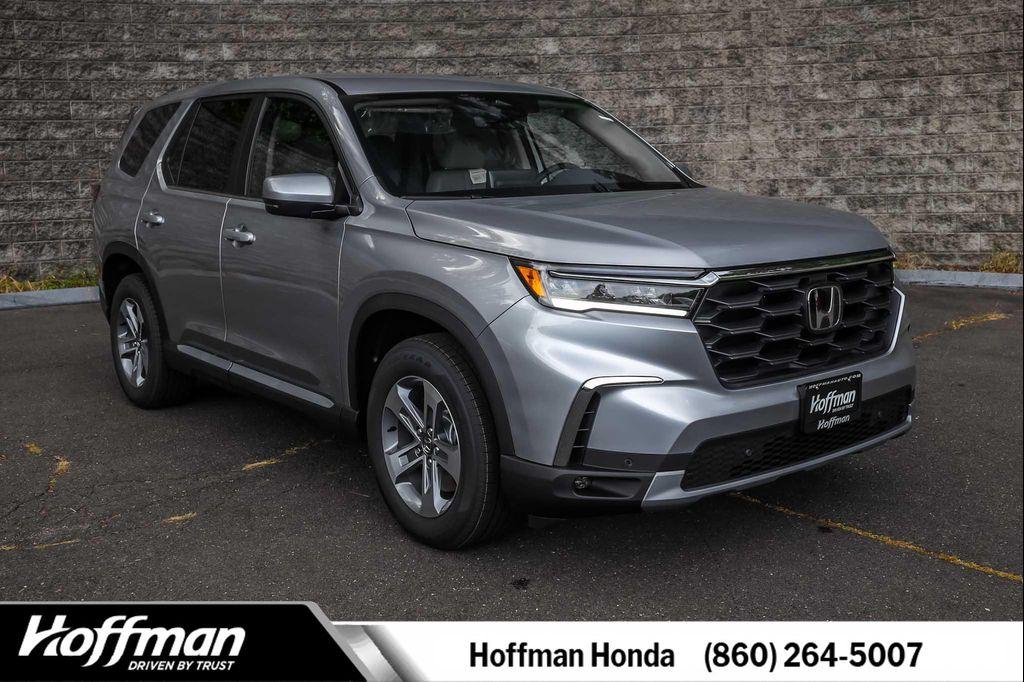 new 2025 Honda Pilot car, priced at $44,845