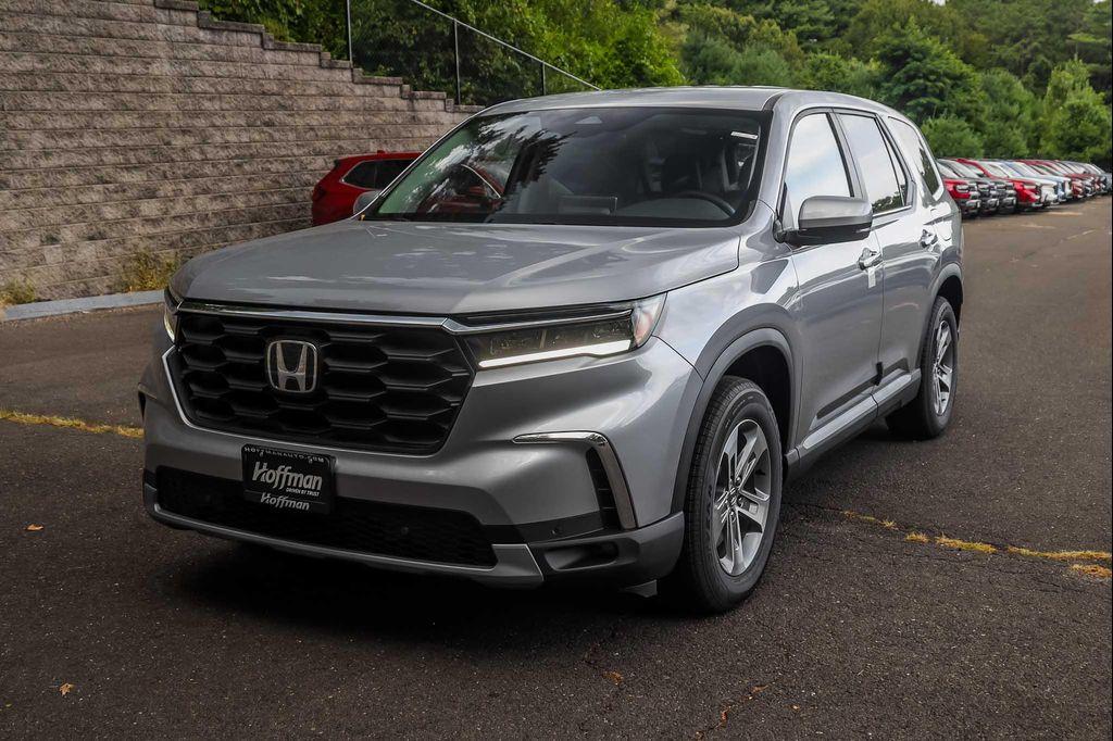 new 2025 Honda Pilot car, priced at $44,845