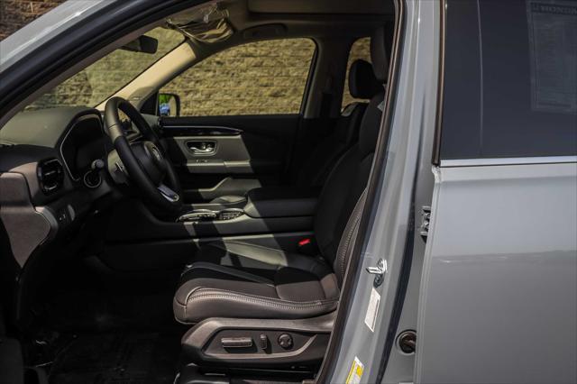 new 2025 Honda Pilot car, priced at $50,005