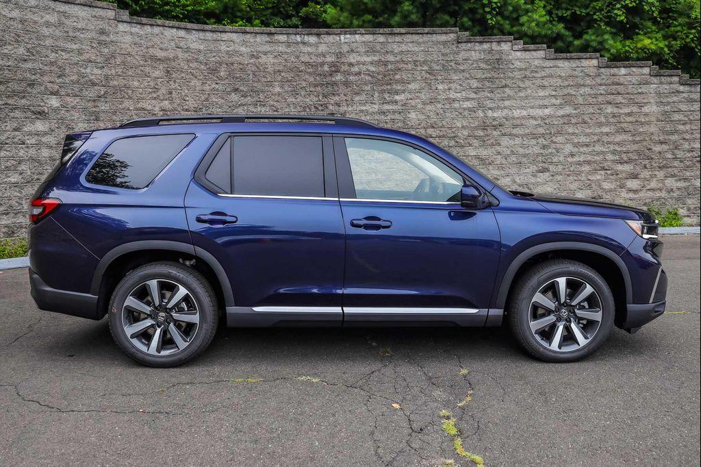 new 2025 Honda Pilot car, priced at $48,595