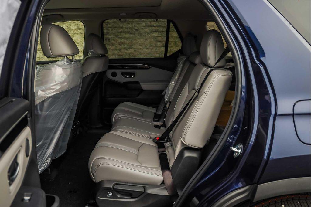 new 2025 Honda Pilot car, priced at $48,595