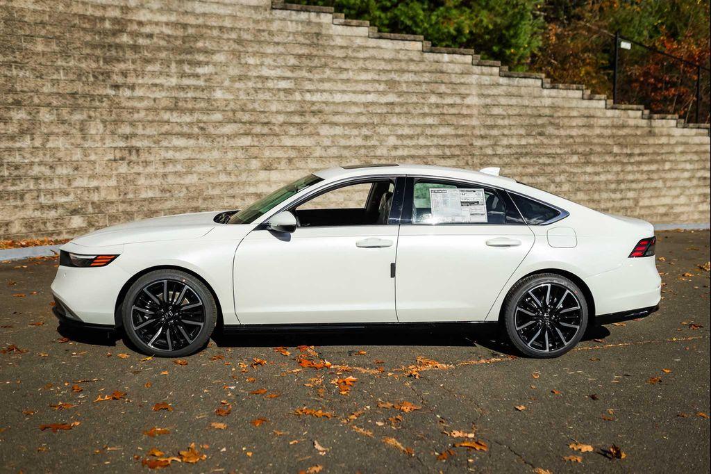 new 2025 Honda Accord Hybrid car, priced at $39,450