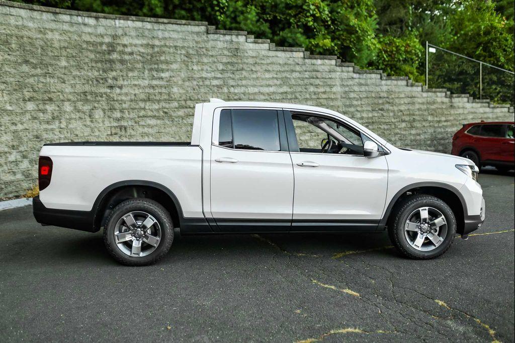 new 2025 Honda Ridgeline car, priced at $42,700