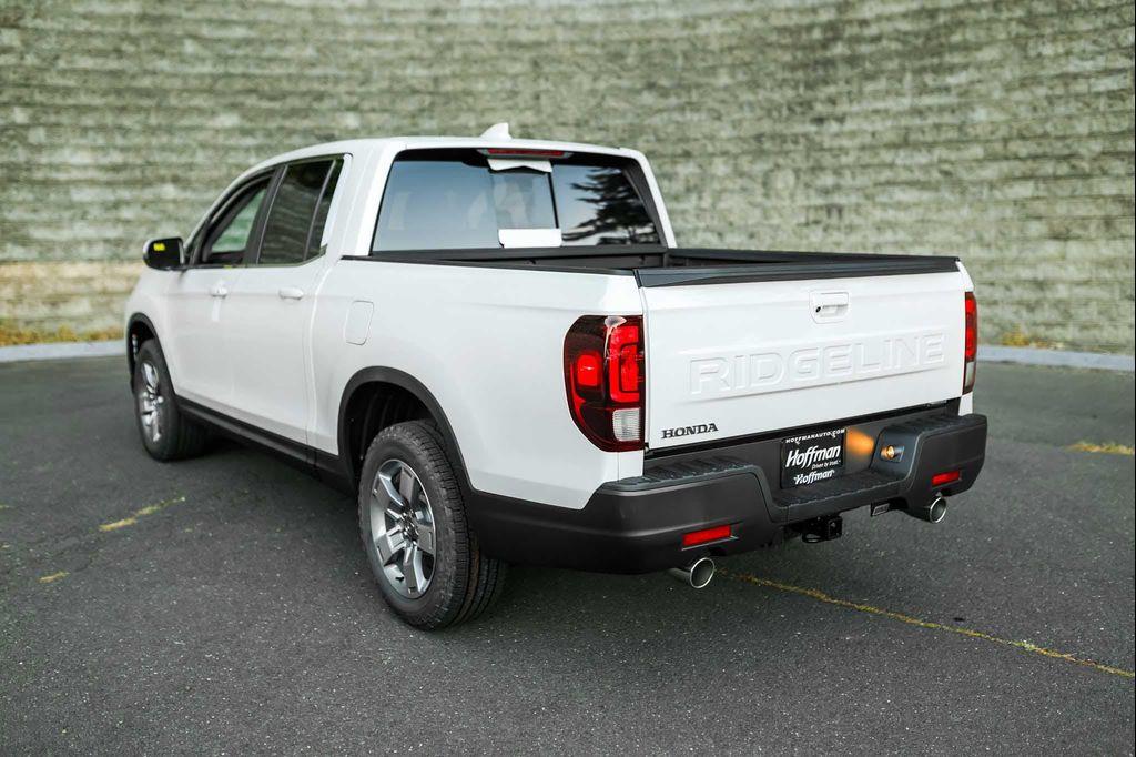 new 2025 Honda Ridgeline car, priced at $42,700
