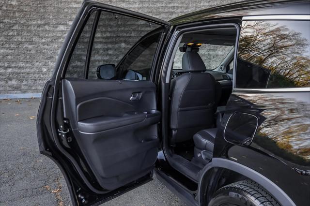 used 2022 Honda Pilot car, priced at $34,900