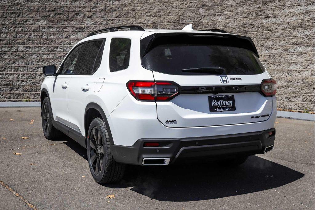 new 2025 Honda Pilot car, priced at $54,235