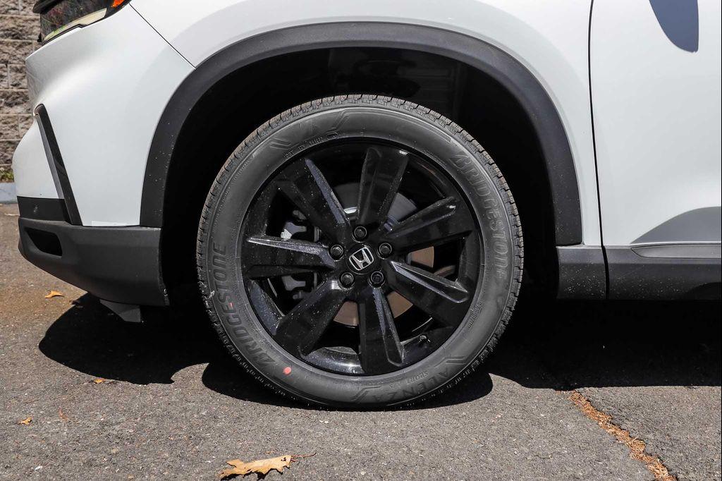 new 2025 Honda Pilot car, priced at $54,235