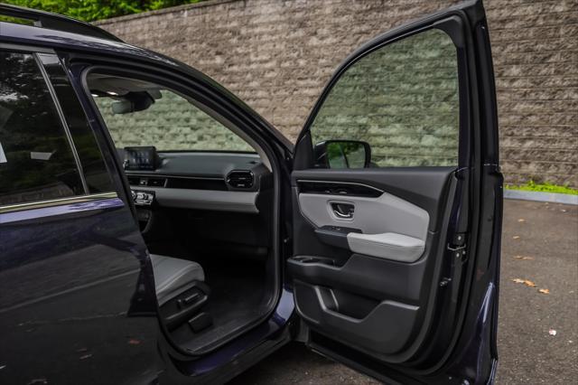used 2025 Honda Pilot car, priced at $50,250