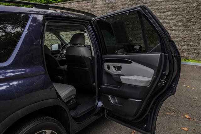used 2025 Honda Pilot car, priced at $50,250