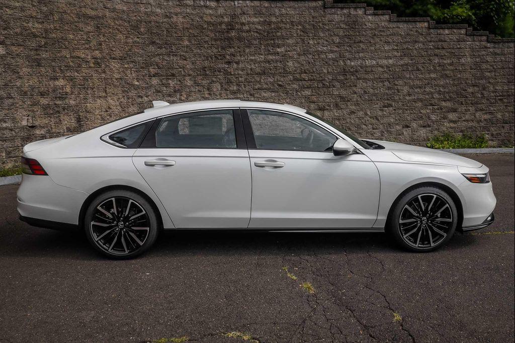 new 2025 Honda Accord Hybrid car, priced at $37,355