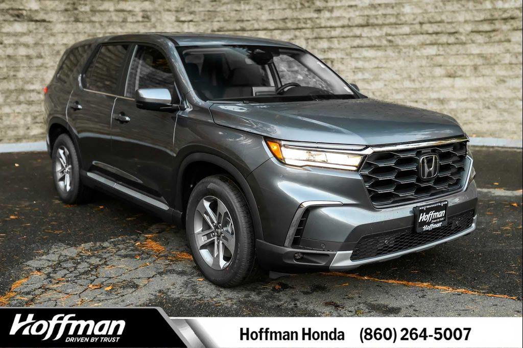 new 2025 Honda Pilot car, priced at $45,325
