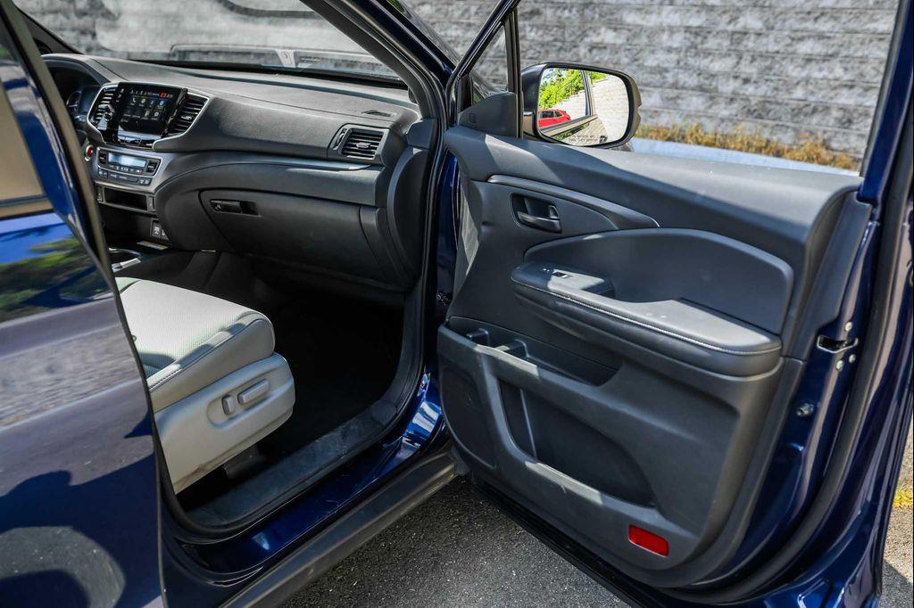 used 2022 Honda Passport car, priced at $32,000