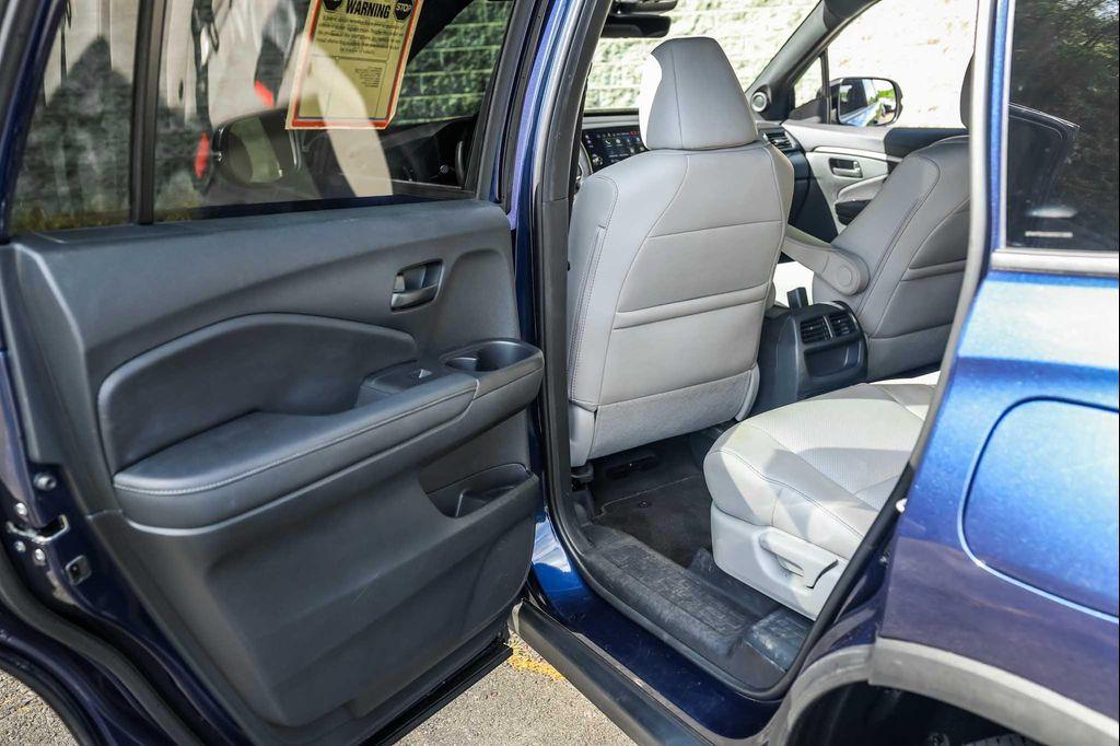 used 2022 Honda Passport car, priced at $32,000