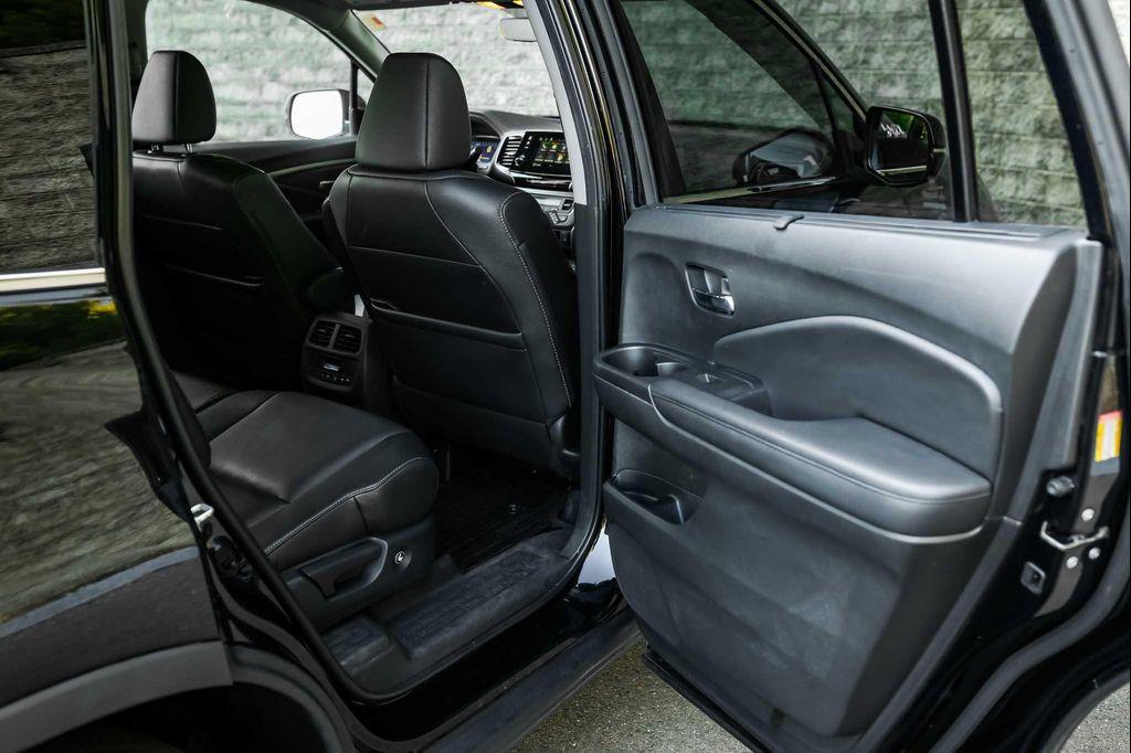 used 2022 Honda Pilot car, priced at $33,750