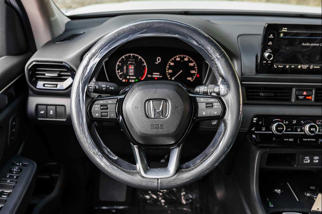 new 2025 Honda Pilot car, priced at $46,030