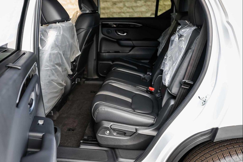 new 2025 Honda Pilot car, priced at $46,030