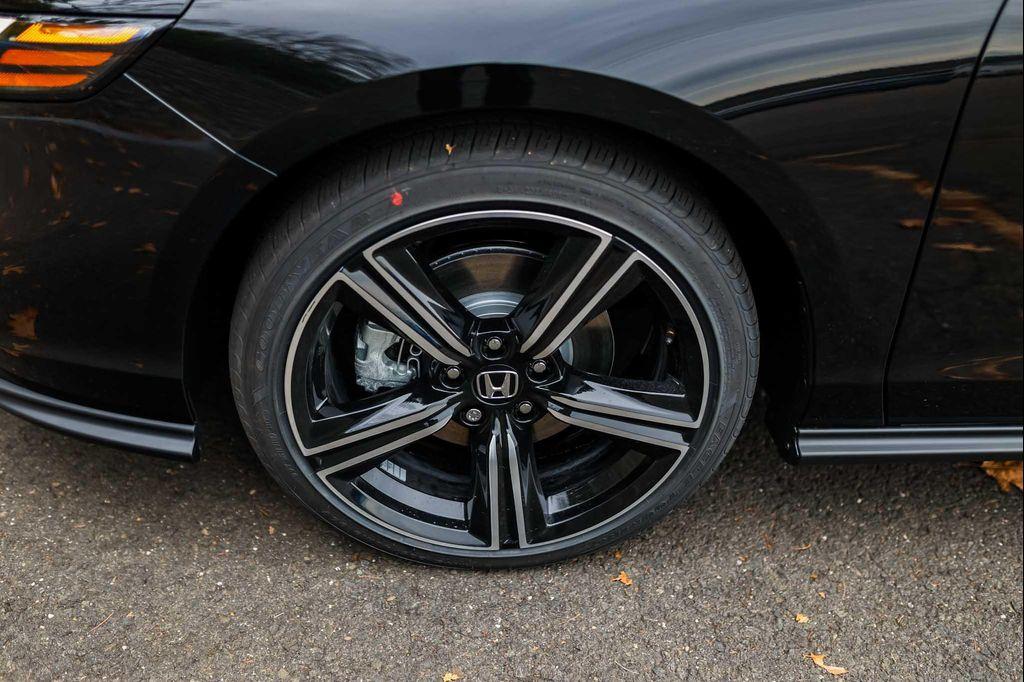 new 2025 Honda Accord Hybrid car, priced at $33,350