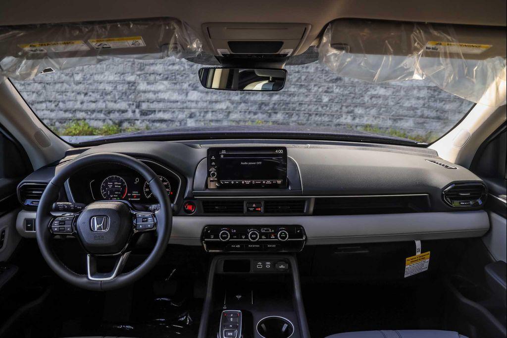 new 2025 Honda Pilot car, priced at $44,845