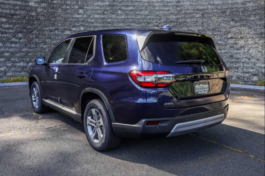 new 2025 Honda Pilot car, priced at $44,845