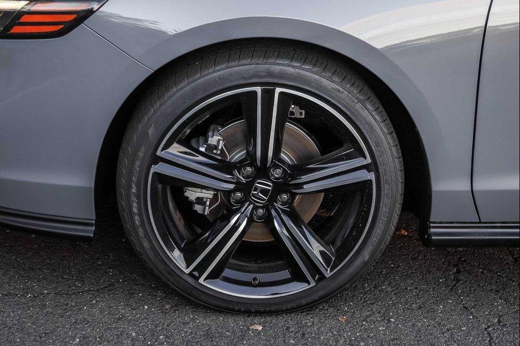 new 2025 Honda Accord Hybrid car, priced at $34,010