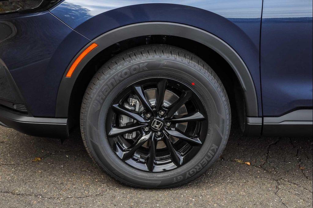 new 2026 Honda CR-V Hybrid car, priced at $40,675